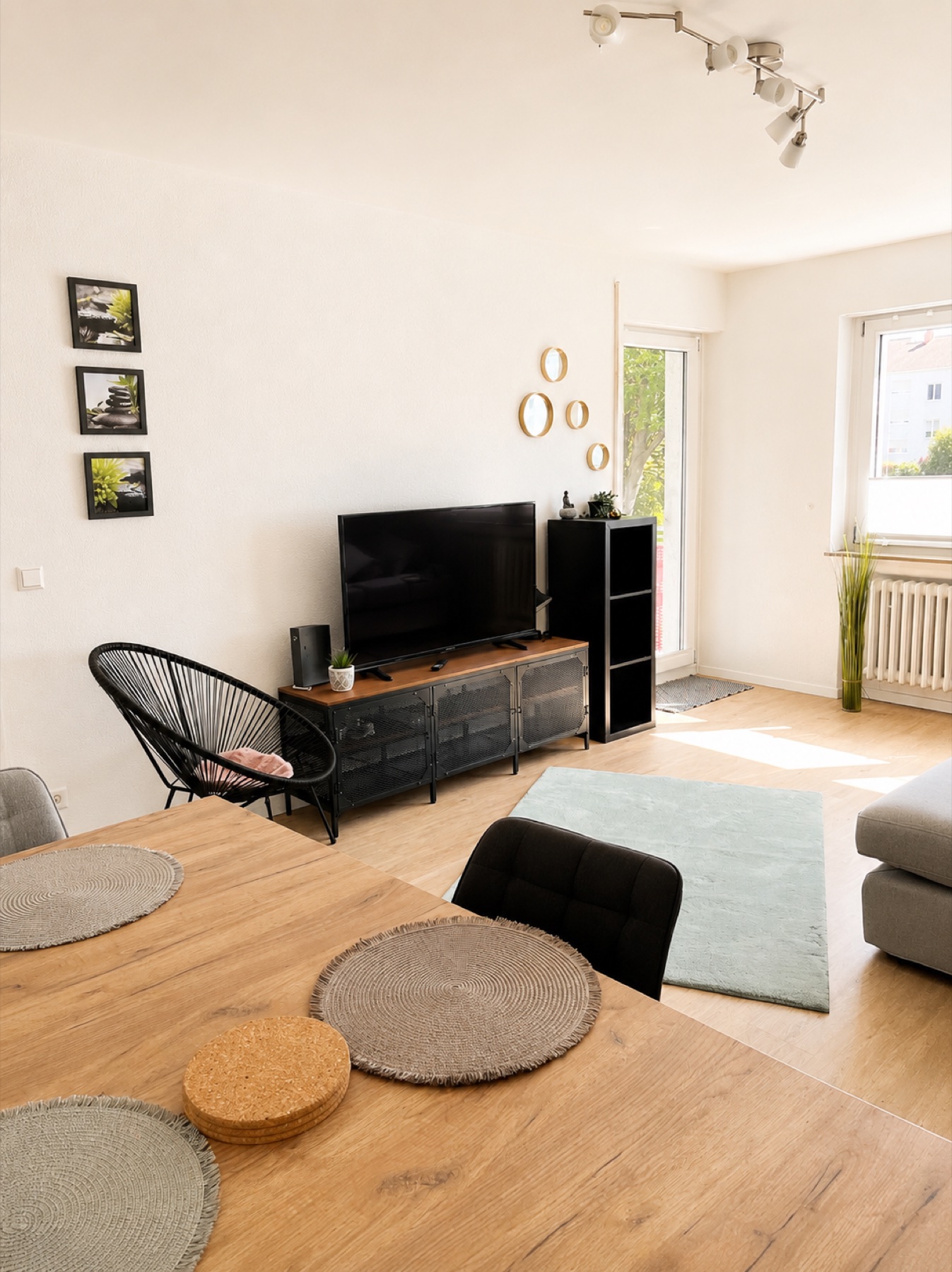 Wohnzimmer aus weiterer Perspektive